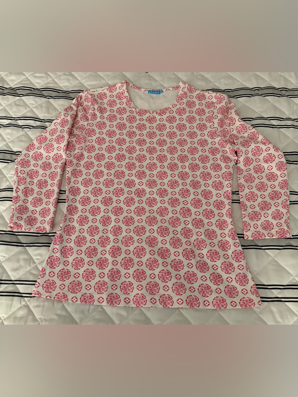 J. McLaughlin 3/4 Sleeve Top Pink & White Women's XS Geometric Mint Condition